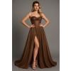 Hnedé trblietavé spoločenské šaty s rozparkom