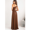 Dlhé hnedé spoločenské šaty s asymetrickým vrchom