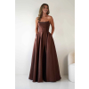 Hnedé dlhé saténové spoločenské šaty bez ramienok
