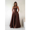 Hnedé dlhé saténové spoločenské šaty bez ramienok