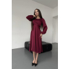 Vínové midi saténové šaty s rukávmi
