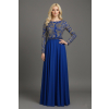 Kráľovsky modré spoločenské šaty so zlatou čipkou a dlhými rukávmi