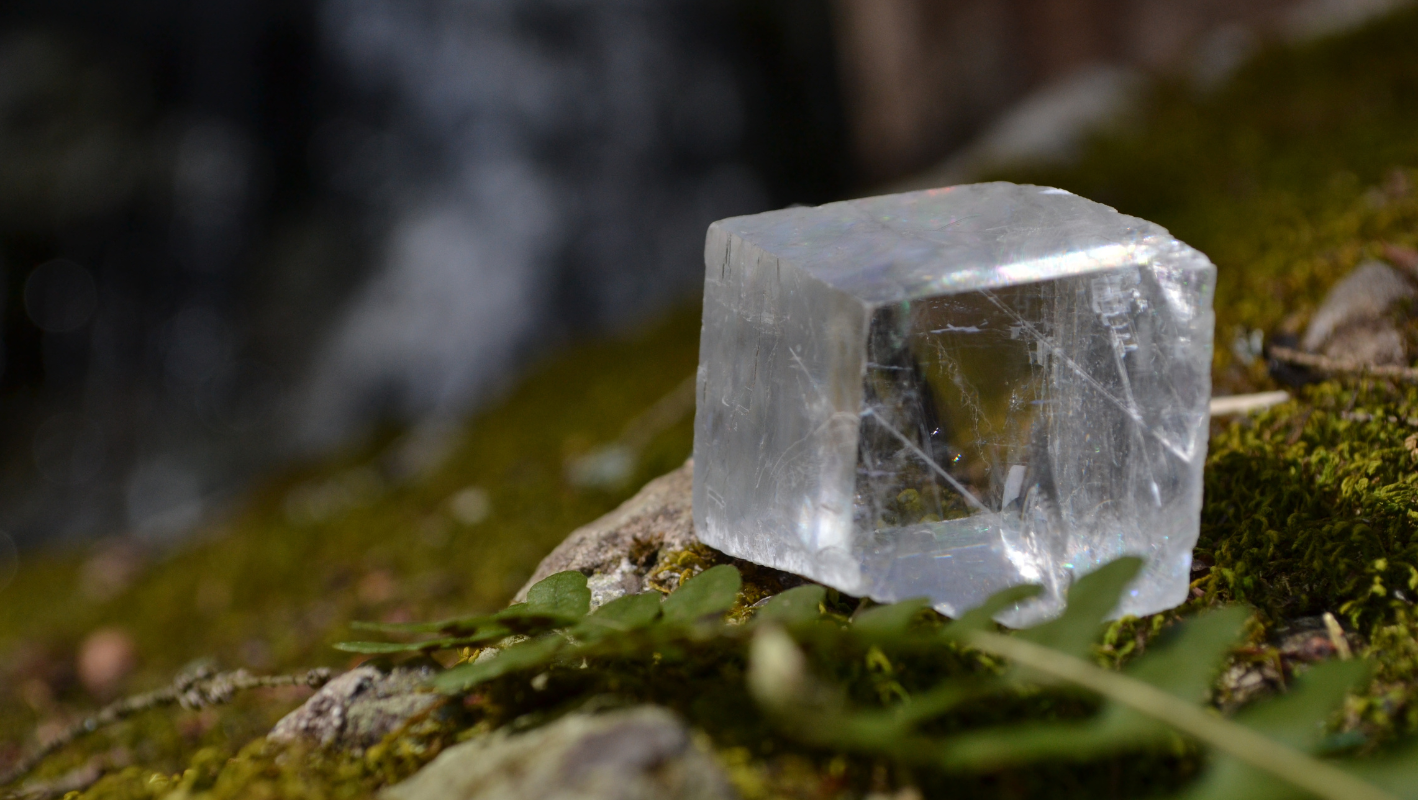 Čištění a nabíjení drahých kamenů