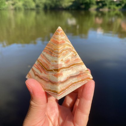ARAGONIT - drahý kmen - pyramida