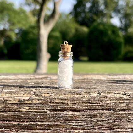 JADEIT BÍLÝ - lahvička s minerálů