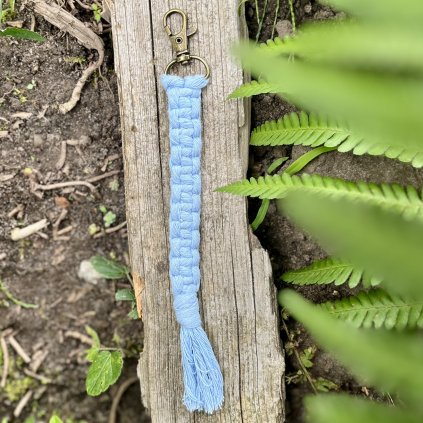 MACRAMÉ KLÍČENKA (rovná) - světle modrá