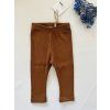 vrubkovane-handmade-leginy-nohavice-pre-chlapcov-karamelovo-hnede