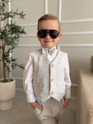 NOVINKA 🤍 Tento dokonalý handmade slávnostný komplet nájdete na webe vo veľkostiach 62-146 ✨ Súčasťou kompletu sú...