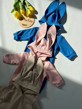 NOVINKA pre najmenších 💙 Handmade značka Bunnykids Tenké teplákové overaly so ZAJKO UŠKAMI 😍 ako stvorené pre náš eshop ♥️...