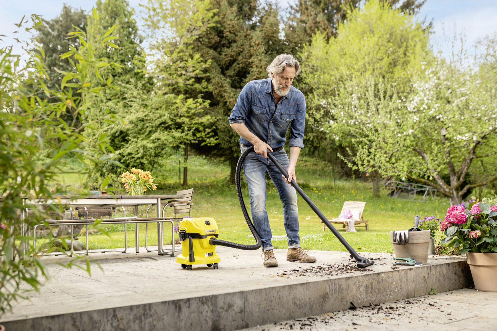 Karcher Kärcher Akumulátorový mokro suchý vysávač WD 2-18 V Battery Set V-12/18