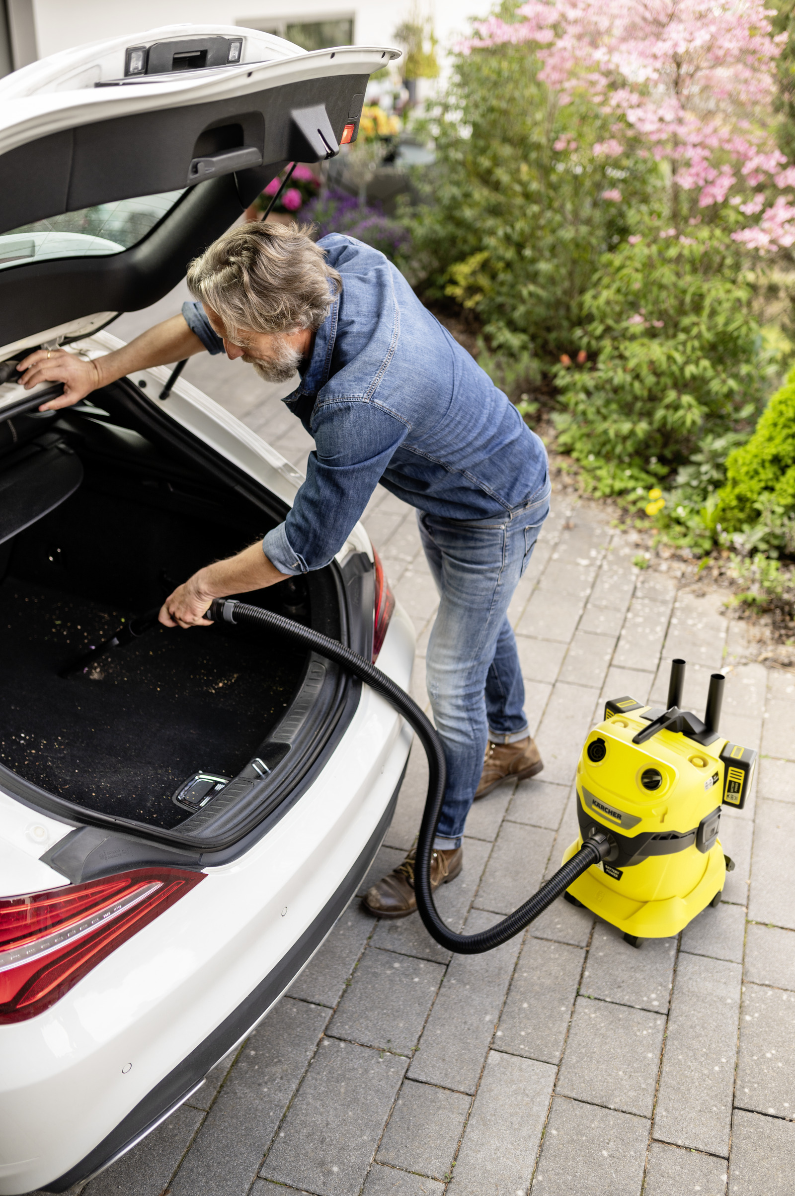 Karcher Kärcher Akumulátorový mokro-suchý vysávač WD 4-18 V-20/22 Dual