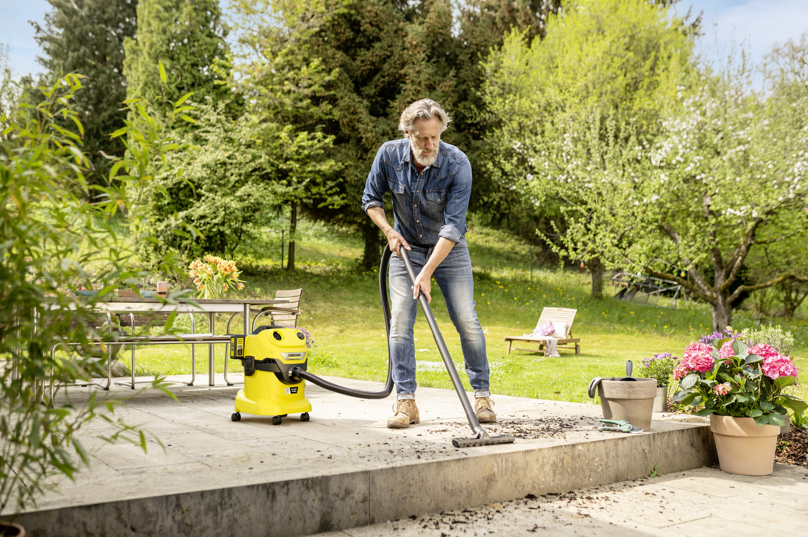 Karcher Kärcher Akumulátorový mokro-suchý vysávač WD 4-18 V-20/22 Dual Battery Set