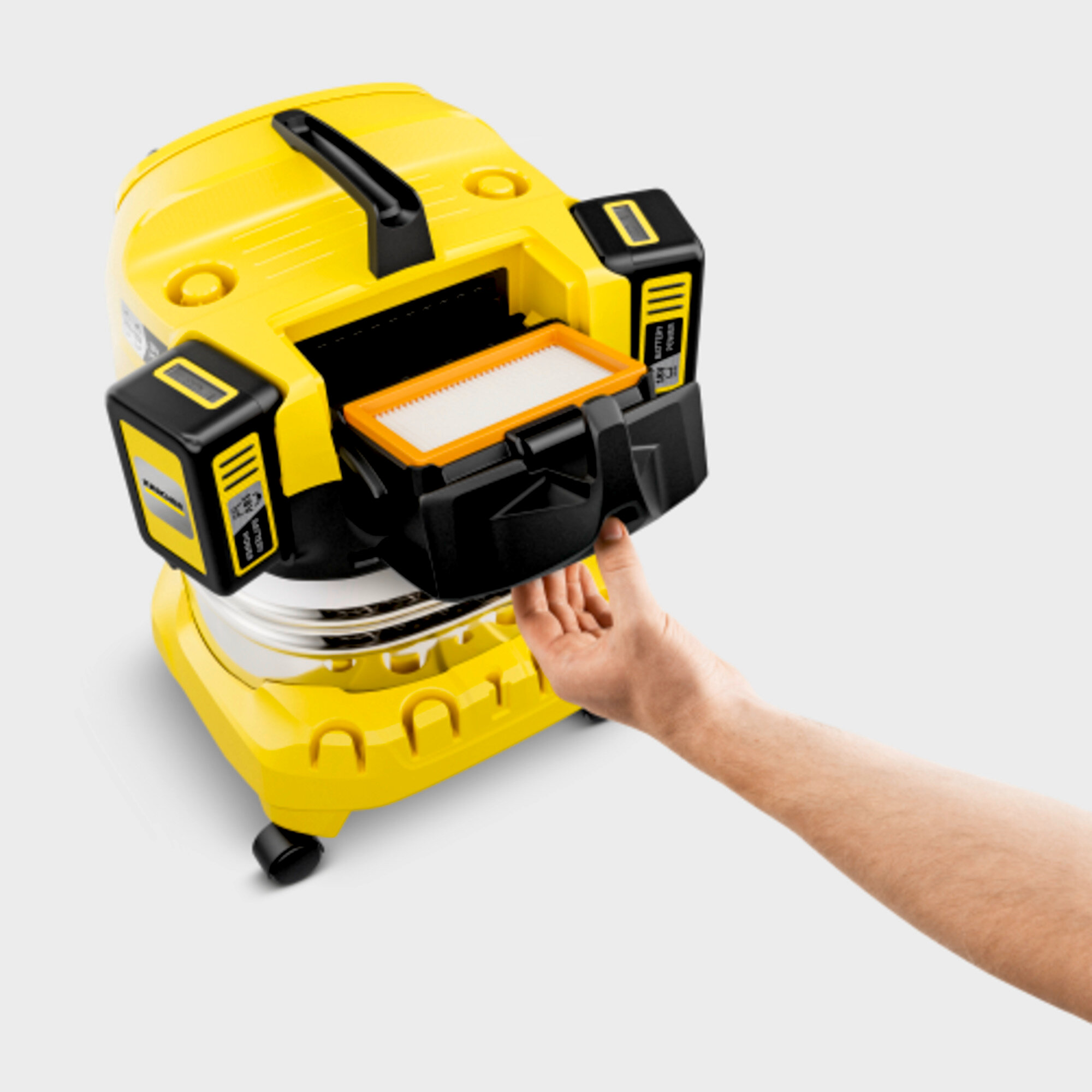 Karcher Kärcher Akumulátorový mokro-suchý vysávač WD 4-18 S V-20/22 Dual Battery Set