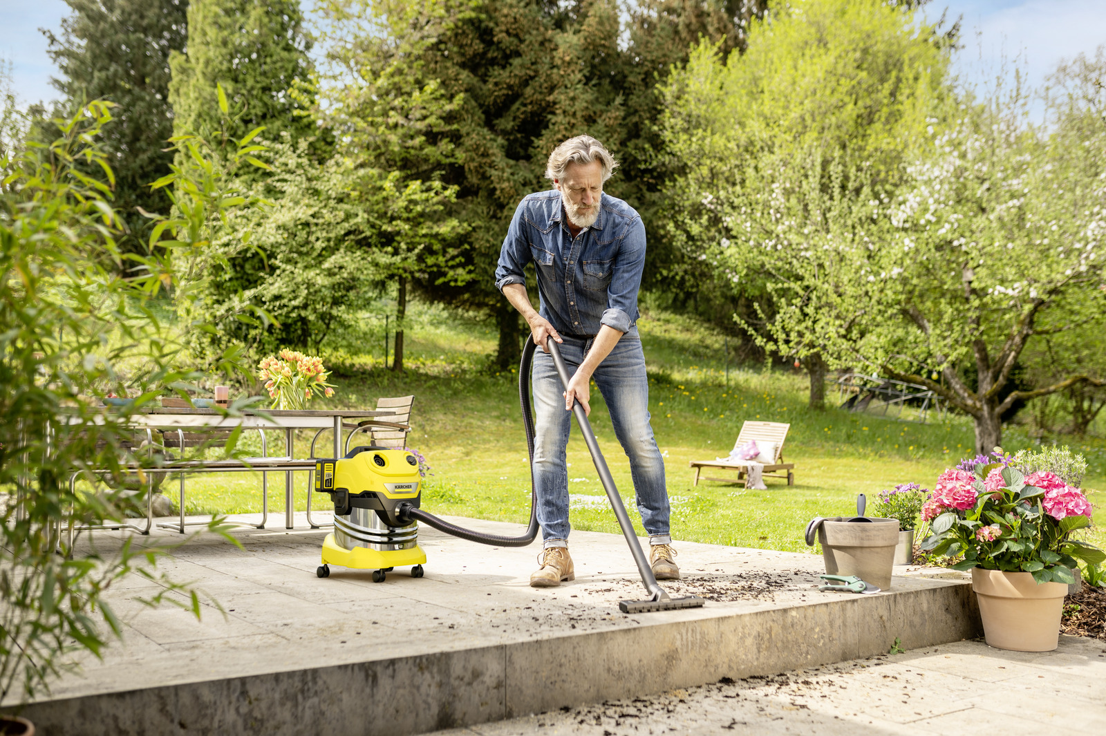 Karcher Kärcher Akumulátorový mokro-suchý vysávač WD 4-18 S V-20/22 Dual Battery Set