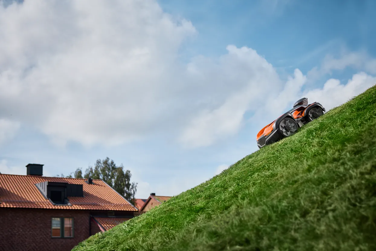 Robotická kosačka Husqvarna Automower® 535 AWD EPOS®