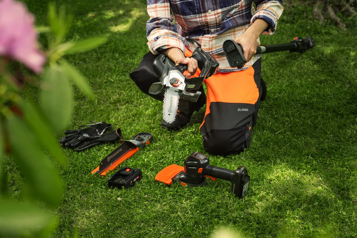 Vyvetvovacia píla Husqvarna Aspire™ P8X-P4A bez akumulátora a nabíjačky