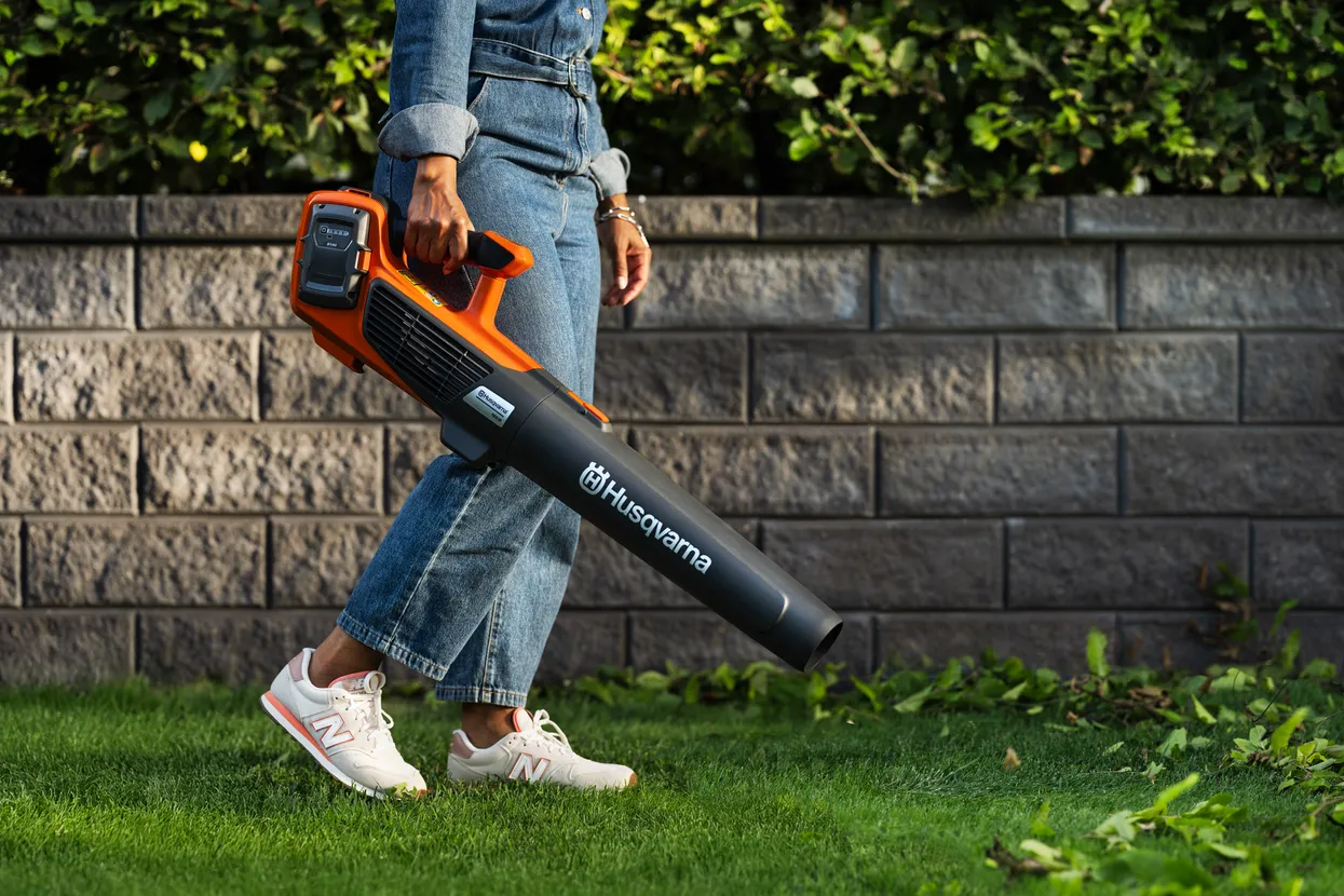 Fúkač lístia Husqvarna 122iB bez akumulátora a nabíjačky