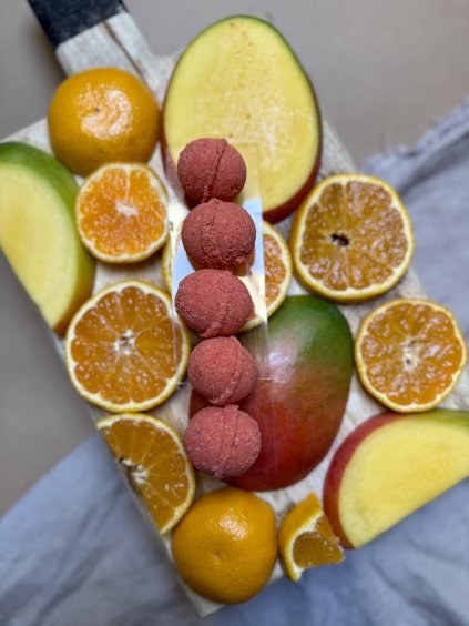 Pomeranč a mango příchuť - Třpytivá drinková bomba