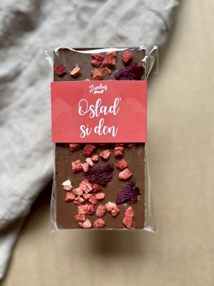 Oslaď si den - mléčná čokoláda s dračím ovocem a jahody
