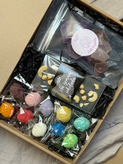 sWeetnesday box VI. - 10 Drinkových bômb, Jedlé kryštály a (Ta)jemná čokoláda