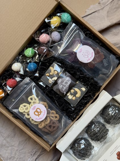 sWeetnesday box VII. - 10 Drinkových bômb, Jedlé kryštály, (Ta)jemná čokoláda, Čokobomby+ MIX praclíkov v čokoláde ZADARMO