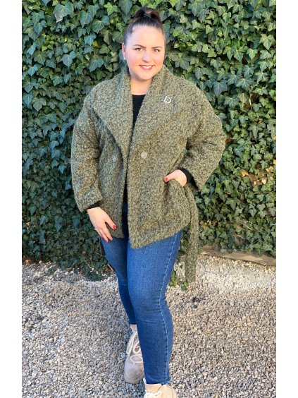 Olivový zateplený kabát s opaskom