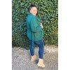 Smaragdový zateplený kabát s opaskom