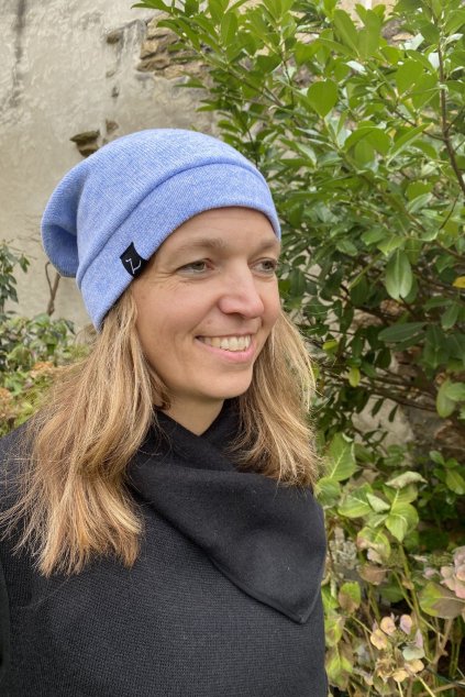 Čepice - světle modrá - pleteninová