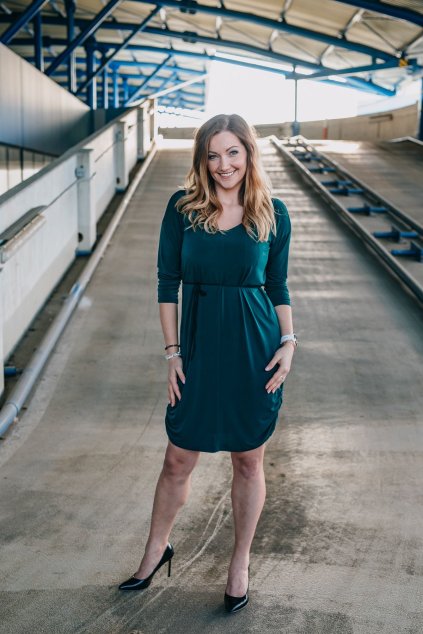 Sára - lahvově zelené