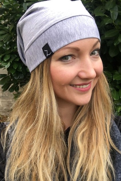 Čepice - světle šedá