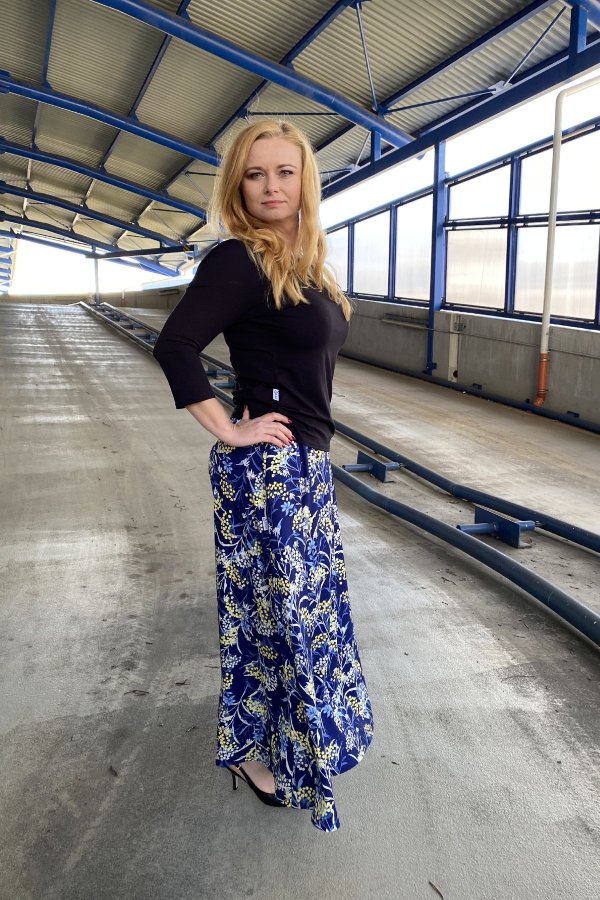 Dlouhá sukně - barevné květy