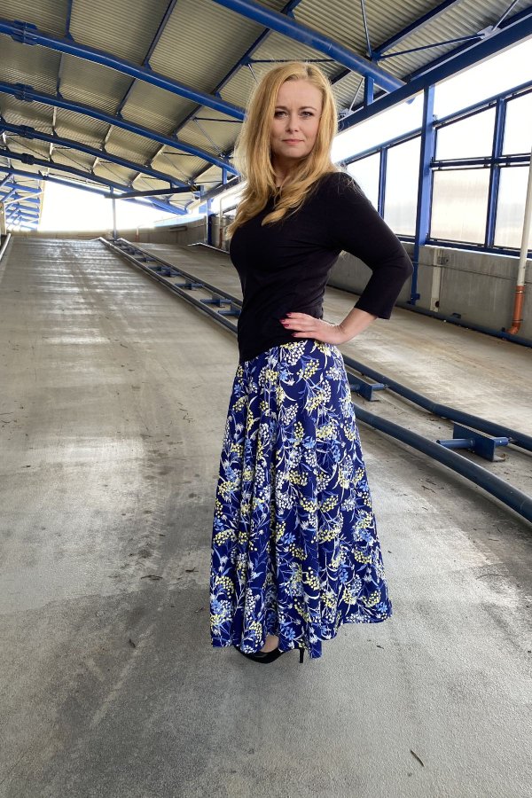 Dlouhá sukně - barevné květy