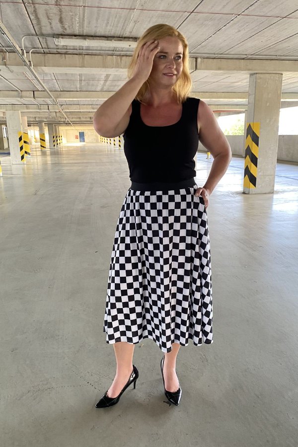 MIDI sukně - černobílá šachovnice