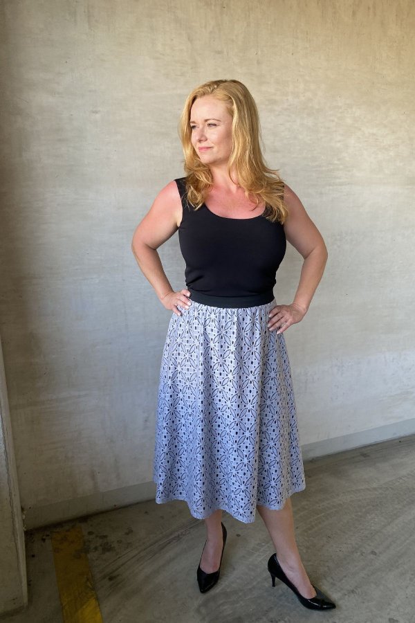 MIDI sukně - krajková - šedá