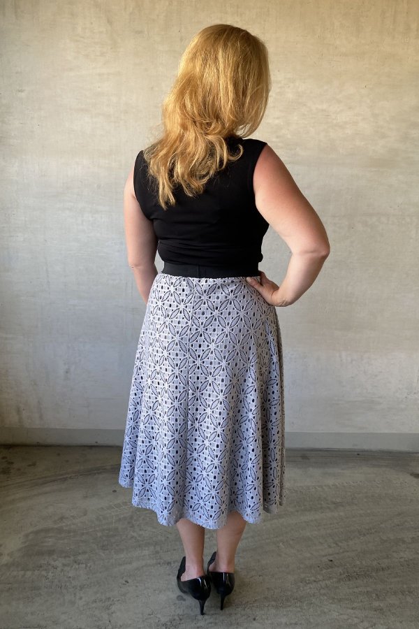MIDI sukně - krajková - šedá