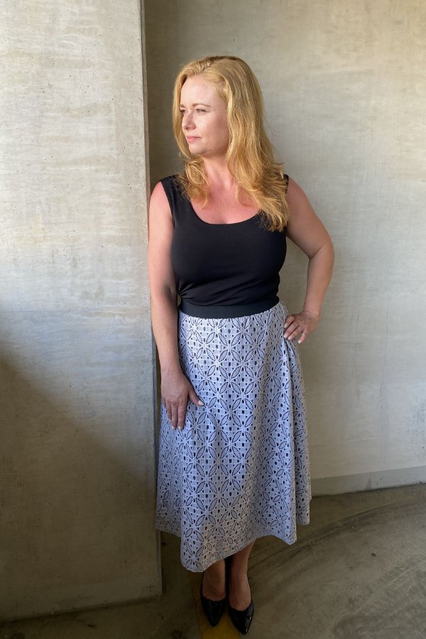MIDI sukně - krajková - šedá
