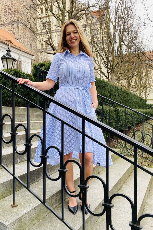 Košilové šaty RETRO - bílo modré pruhy