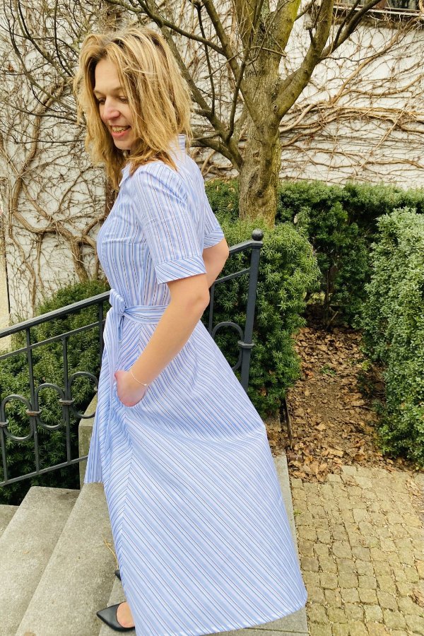 Košilové šaty RETRO - bílo modré pruhy