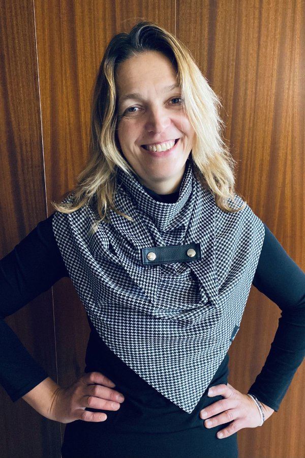 Šátek - kohoutí stopa - černobílý