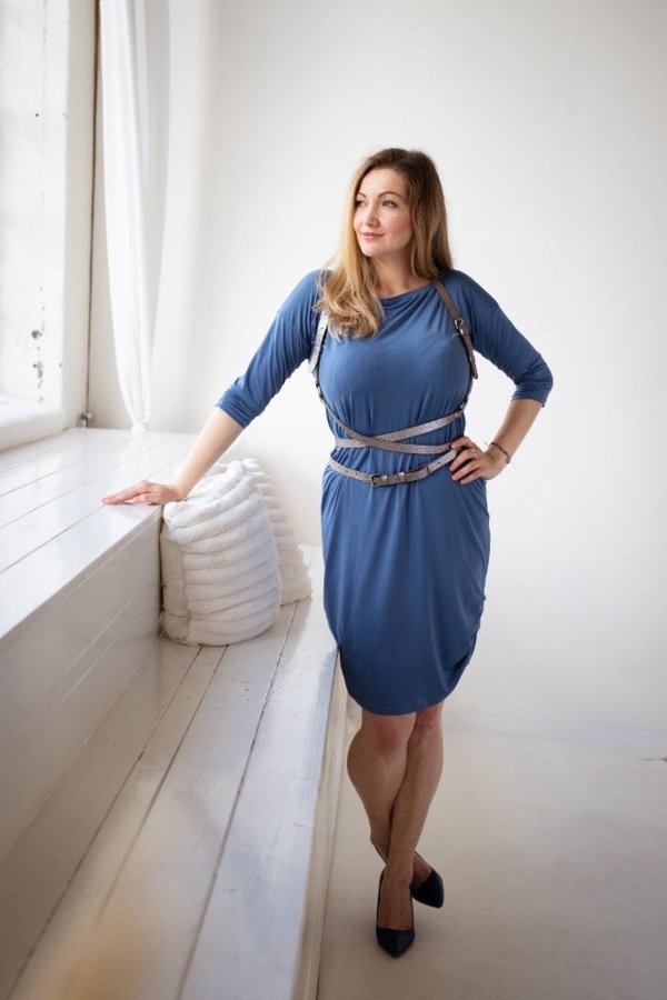 Sára - ocelově modré