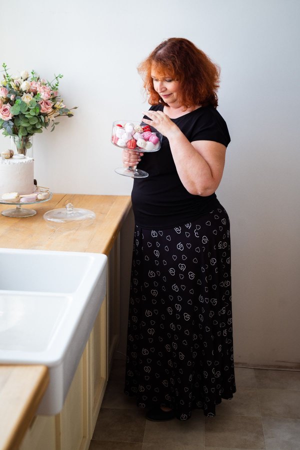 Dlouhá sukně - černobílé srdíčka