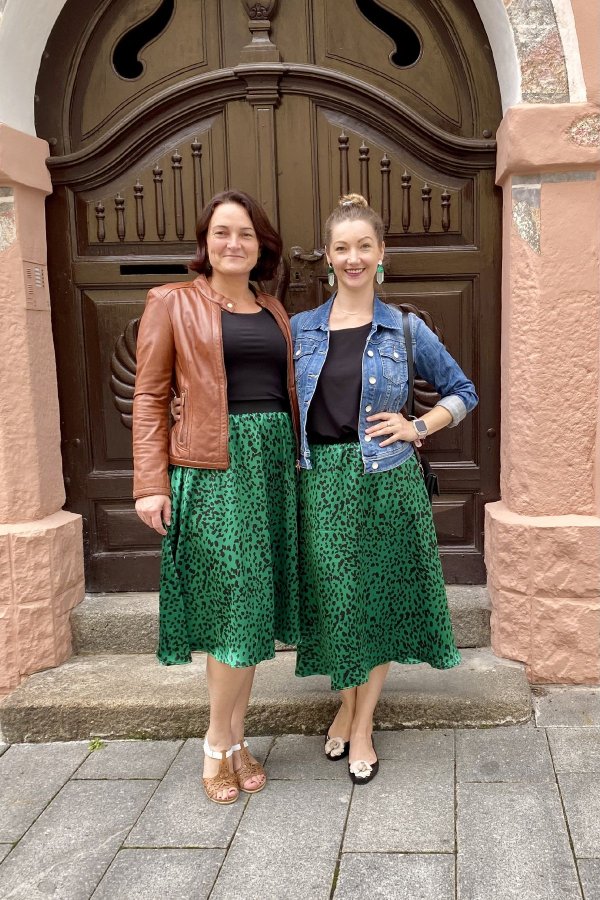 MIDI sukně - saténová - zvířecí vzor