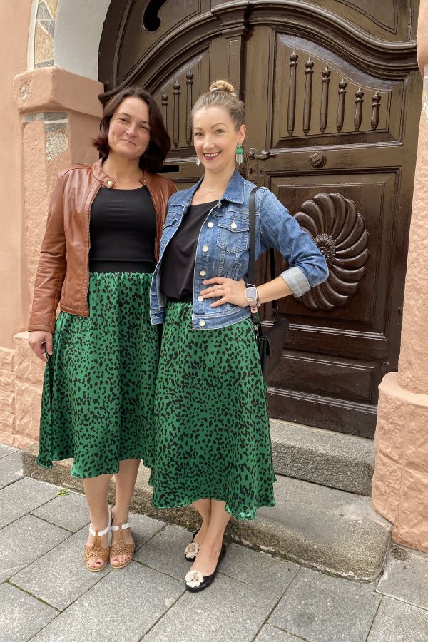 MIDI sukně - saténová - zvířecí vzor