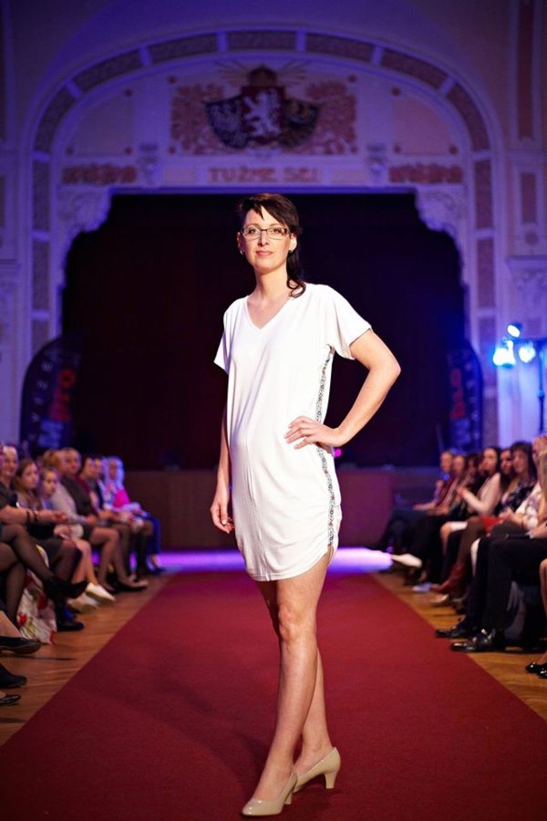 Sára - bílé - FOLKLÓR