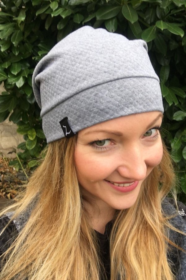 Čepice - světle šedá