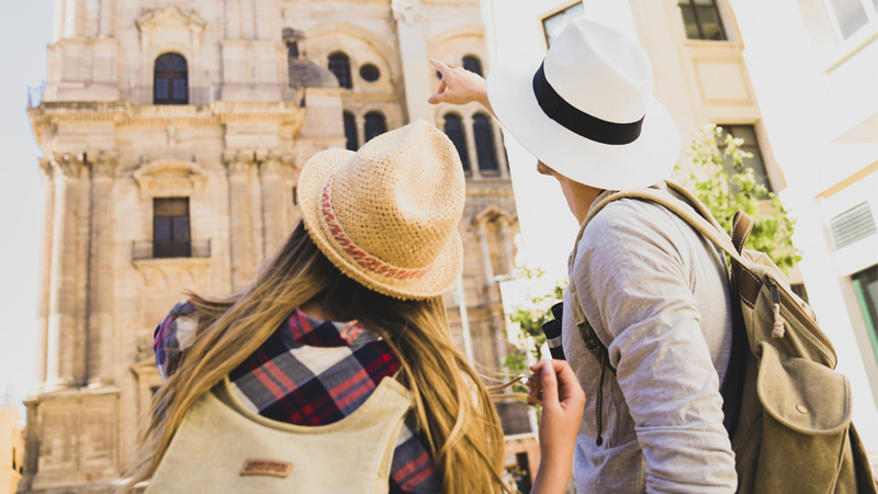 4 důvody, proč cestovat s příručním zavazadlem a jak se do něj zabalit