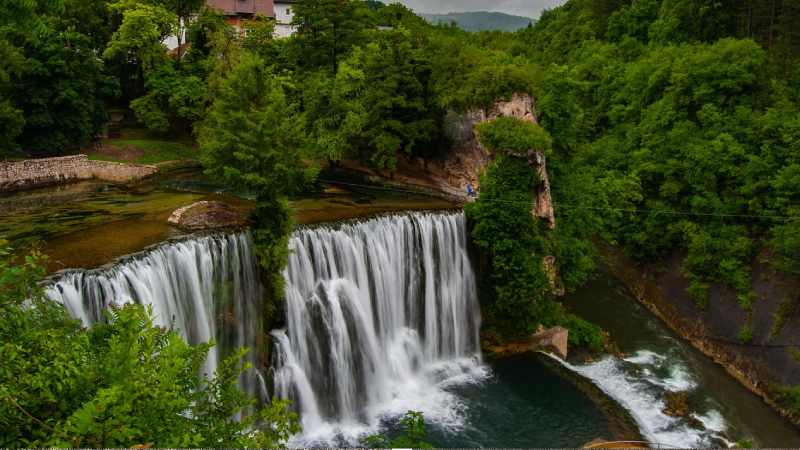 mesto-jajce-vodopad-bosna-hercegovina