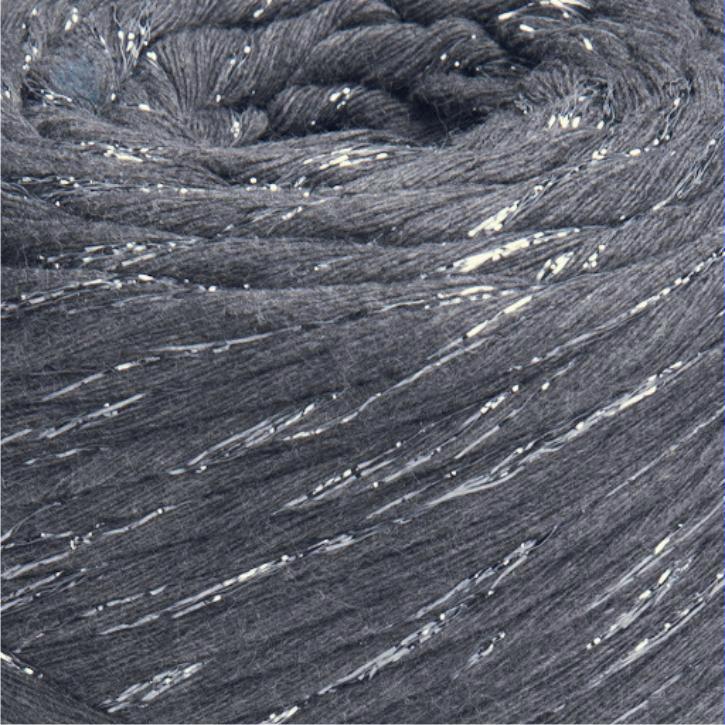 YarnArt Twisted Macrame 3mm LUREX Twisted Macrame Lurex 3mm: 761 tmavá denim se stříbrem