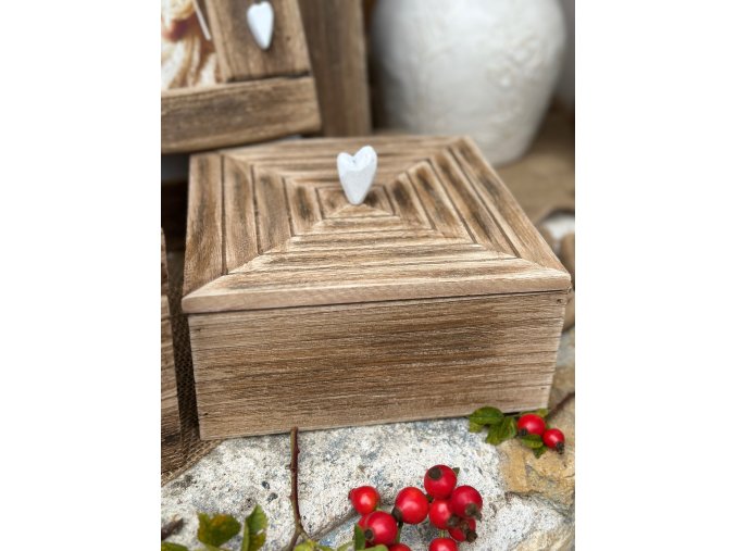 Dřevěný box/šperkovnice