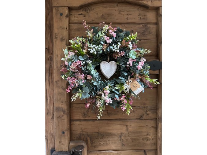 Celoroční věnec se srdíčkem (umělý)